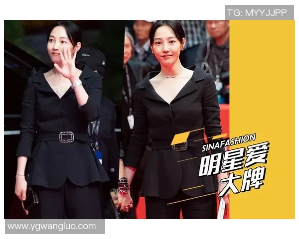 足球明星优雅转身西装搭配手包展现时尚魅力与运动风范